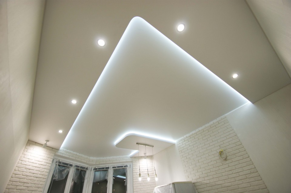 Заказать парящие натяжные потолки в г. Велиж